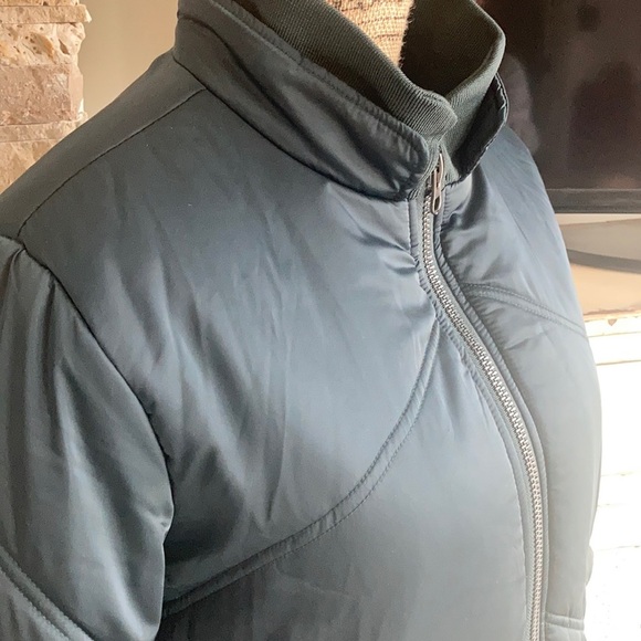 Vigoss blue almost an emerald green puffer jacket winter with zip closure - Picture 4 of 16